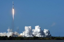 SpaceX发射并以第六次飞行降落猎鹰9号火箭，刷新纪录