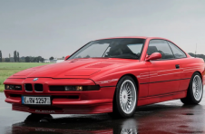 基于BMW 850CSi的Alpina B12 5.7 Coupe是当时的法拉利812