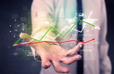 厉害了！34位主动权益基金经理管了1.5万亿