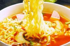 方便面刮起“高端风”，一盒20元，你还吃吗？