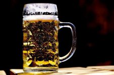 青岛啤酒发布2020年报 天猊投资点评：啤酒企业高端化之战白热化