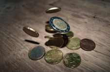 WIN NFT HORSE赛马为何将3月提现折算为HOS？
