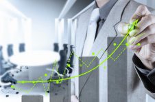 上半年我国服务进出口总额增长6.7%
