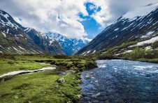 “大西北”旅游热度不减 两大景区联袂在京推介