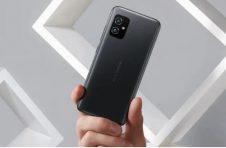 华硕Zenfone 8在促销视频中展示