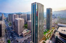 广东省韶关市副市长陈磊、南雄市常委李福全赴赣州考察亚琦集团