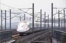 中国铁路，丈量大国前行步伐