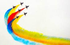 “空中芭蕾”舞动大国气象 中国航展首日签订合作协议金额达2500亿元 “空中芭蕾”舞动大国气象 中国航展首日签订合作协议金额达2500亿元