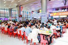 这个五月，潘多拉三店齐耀，绚彩升级！